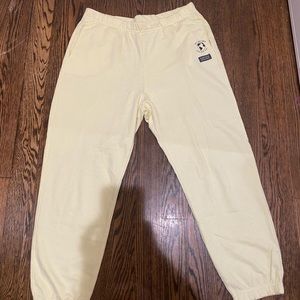 H&M DIVIDED yellow joggers